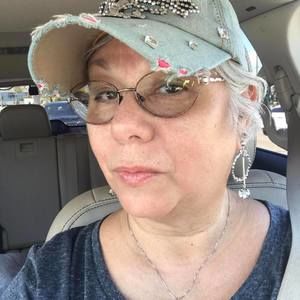 Meet your Posher, Juanita